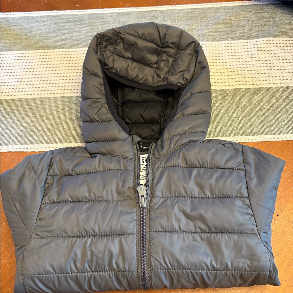 GAP Gray Puffer Jacket Quilted Warmth